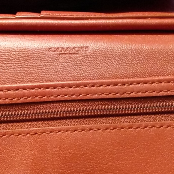 Coach - Picture 5 of 8